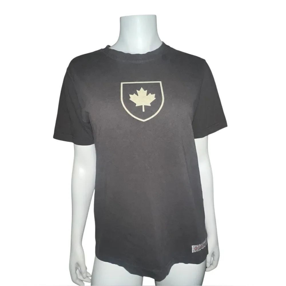 Red Canoe Canada Heritage Collection Logo Slate T-Shirt Mens Small EUC